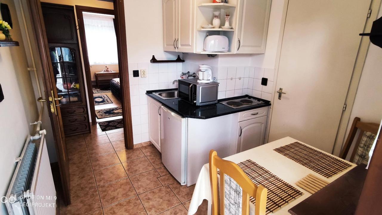 Papp Apartmanhaz Apartment วอนยาร์ควาเชกี ภายนอก รูปภาพ