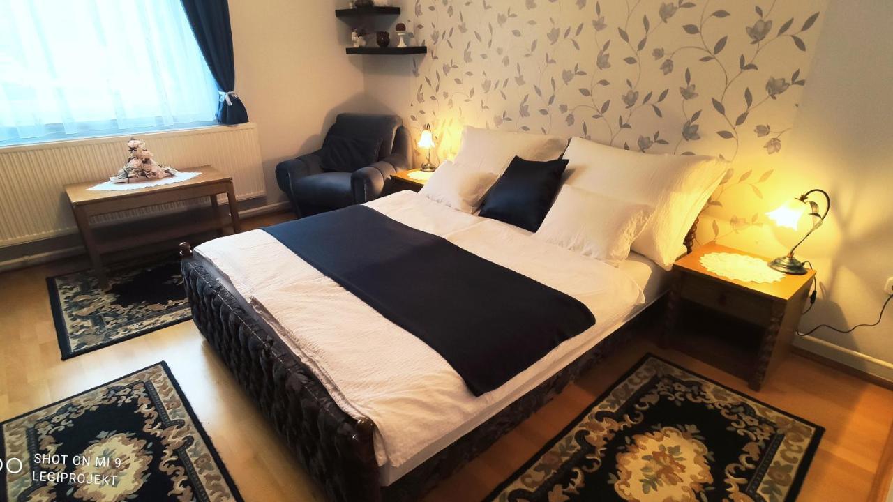 Papp Apartmanhaz วอนยาร์ควาเชกี ภายนอก รูปภาพ