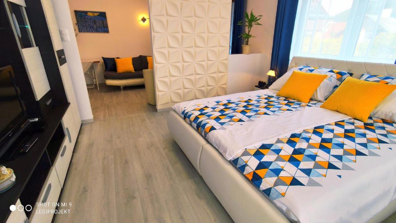 Papp Apartmanhaz Apartment วอนยาร์ควาเชกี ภายนอก รูปภาพ