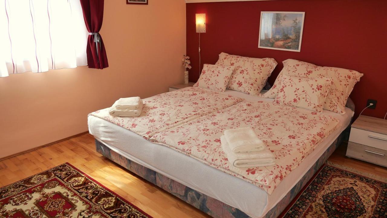 Papp Apartmanhaz Apartment วอนยาร์ควาเชกี ภายนอก รูปภาพ