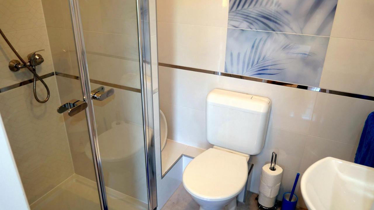 Papp Apartmanhaz วอนยาร์ควาเชกี ภายนอก รูปภาพ