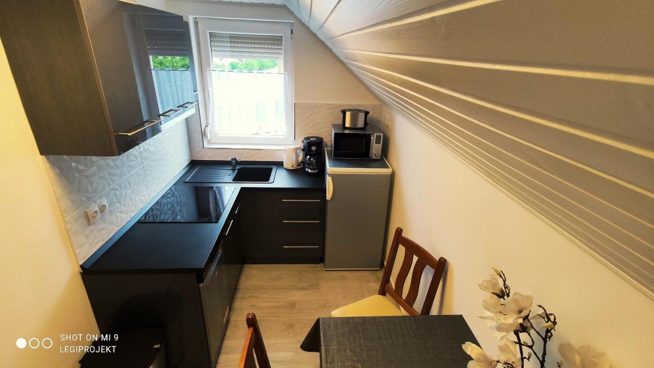 Papp Apartmanhaz Apartment วอนยาร์ควาเชกี ภายนอก รูปภาพ