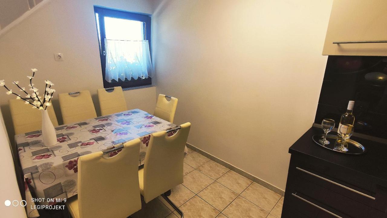 Papp Apartmanhaz Apartment วอนยาร์ควาเชกี ภายนอก รูปภาพ